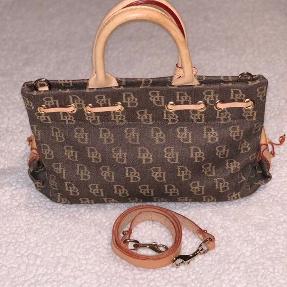 Dooney and Bourke crossbody bag - Picture 4 of 6